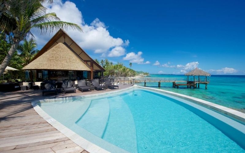 rangiroa atoll hotel piscine